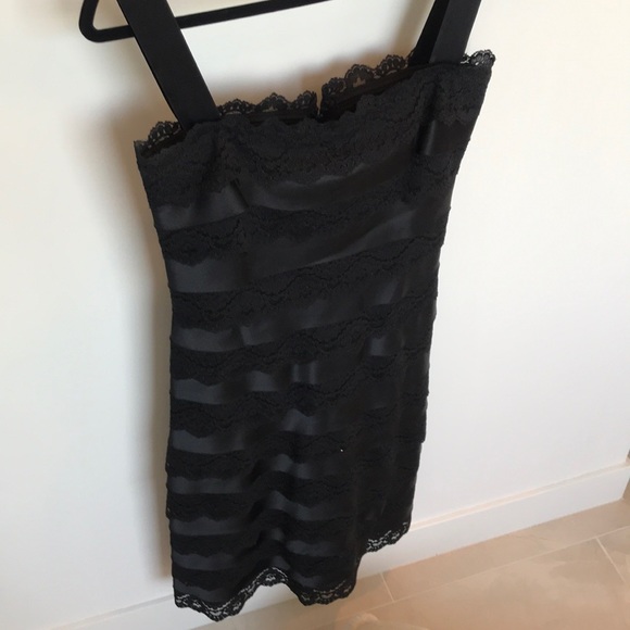 Tadashi bandage, lace, slimming holiday dress - Picture 9 of 9